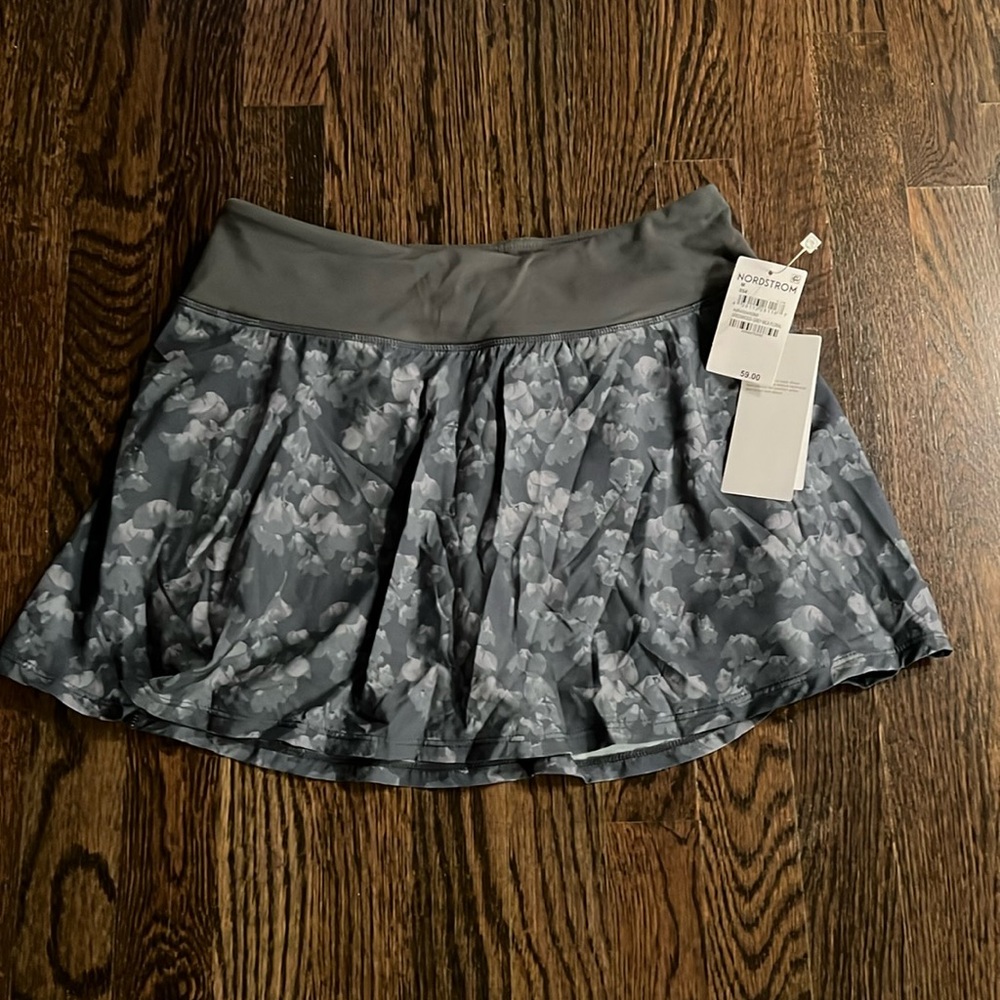 Zella workout skort, size M, NWT